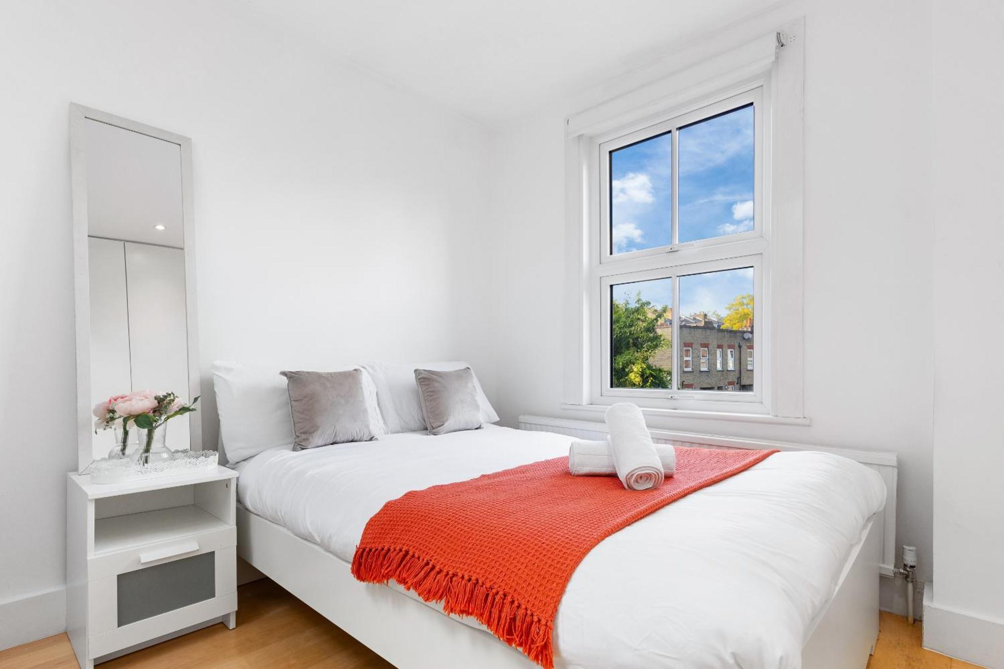 Luxury 4-bedroom Modern Flat In Steps From Station, Sleeps 9 In Style! Appartement Londres
