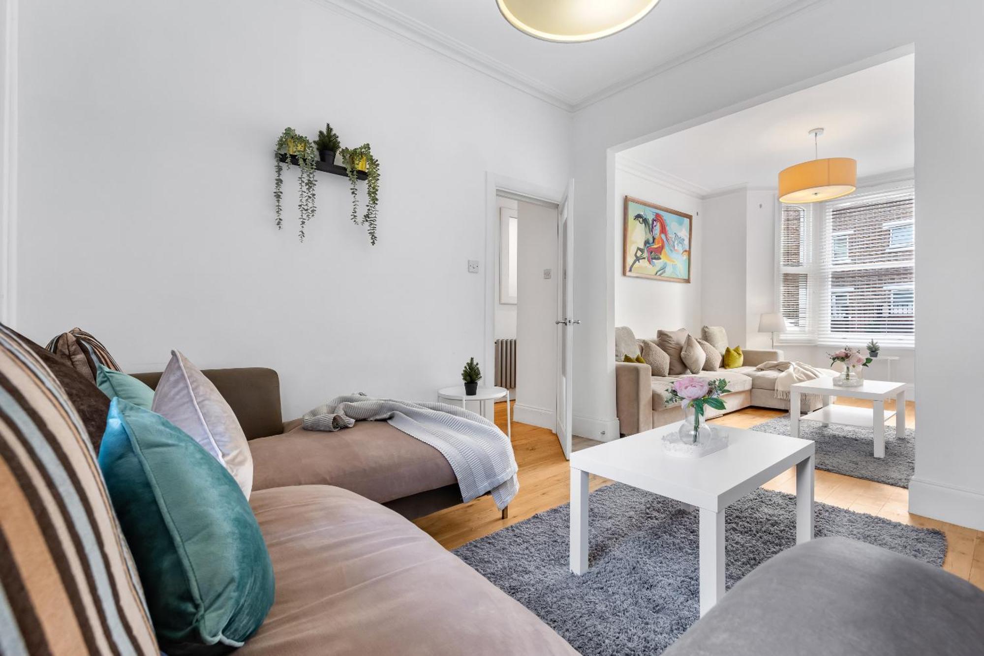 Luxury 4-bedroom Modern Flat In Steps From Station, Sleeps 9 In Style! Appartement *