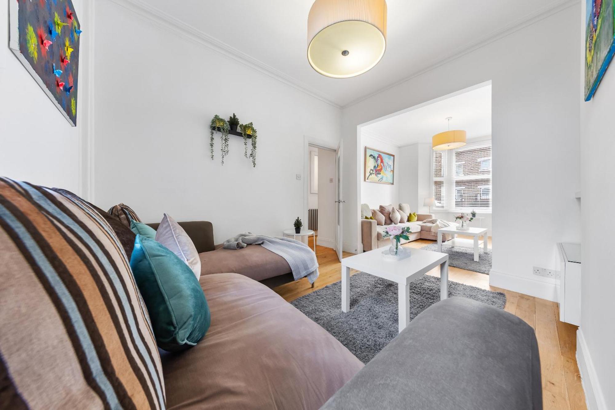 Appartement Luxury 4-bedroom Modern Flat In Steps From Station, Sleeps 9 In Style! Londres
