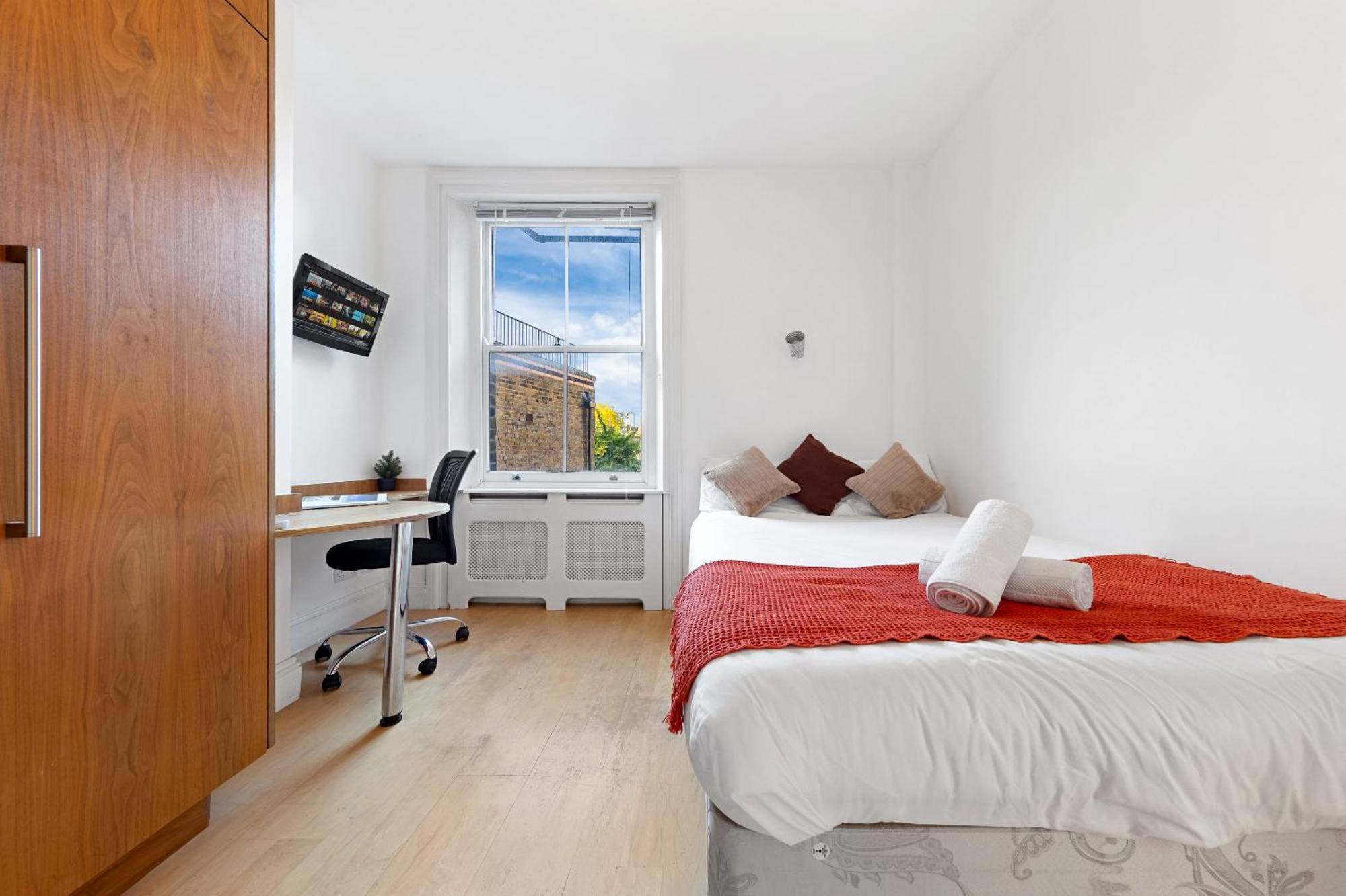 Appartement Luxury 4-bedroom Modern Flat In Steps From Station, Sleeps 9 In Style! *