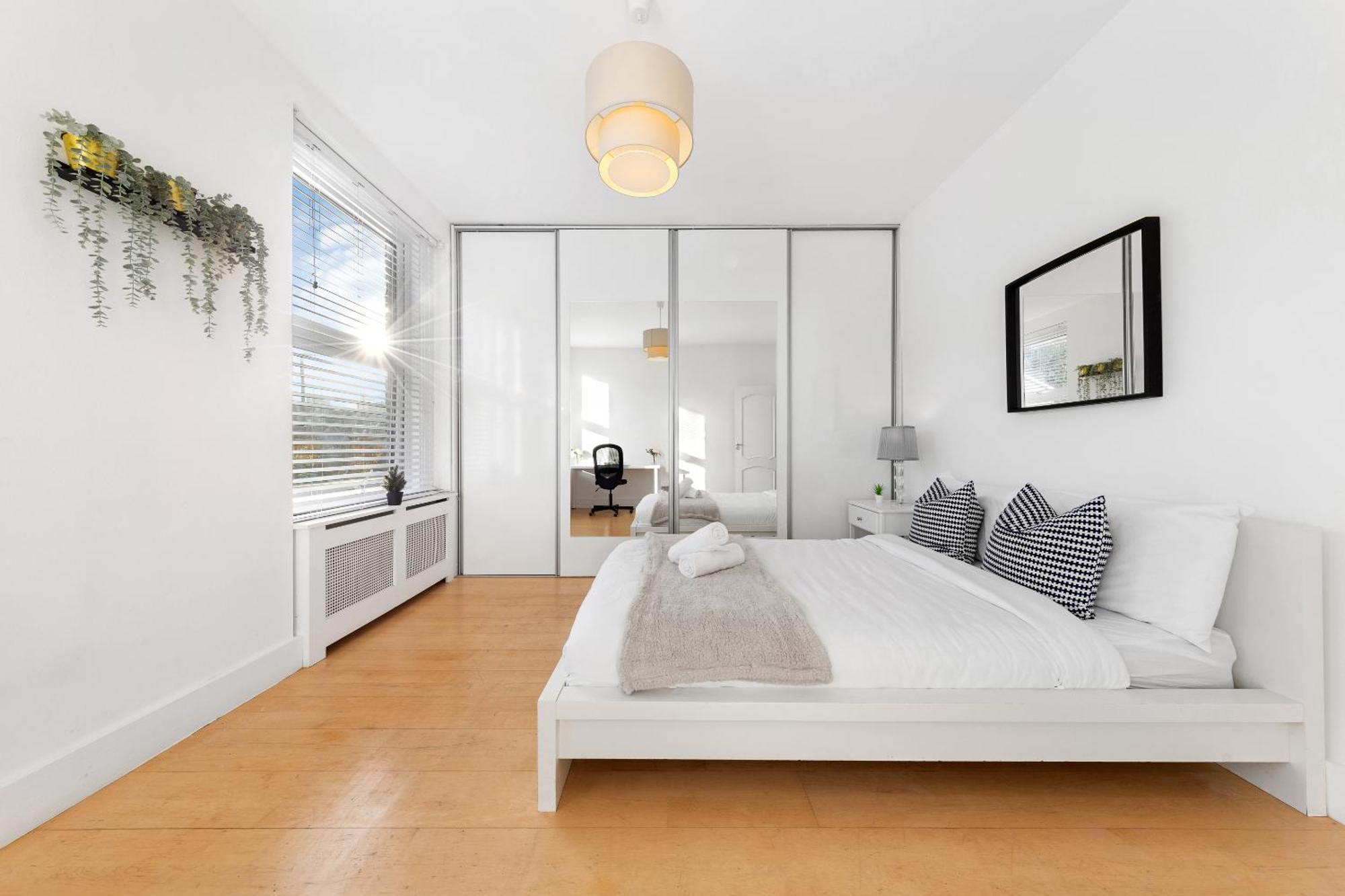 Luxury 4-bedroom Modern Flat In Steps From Station, Sleeps 9 In Style! Appartement Londres