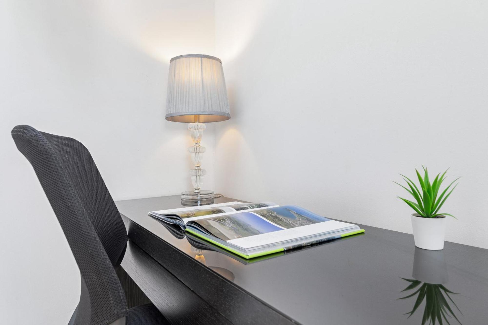 Luxury 4-bedroom Modern Flat In Steps From Station, Sleeps 9 In Style! Appartement *