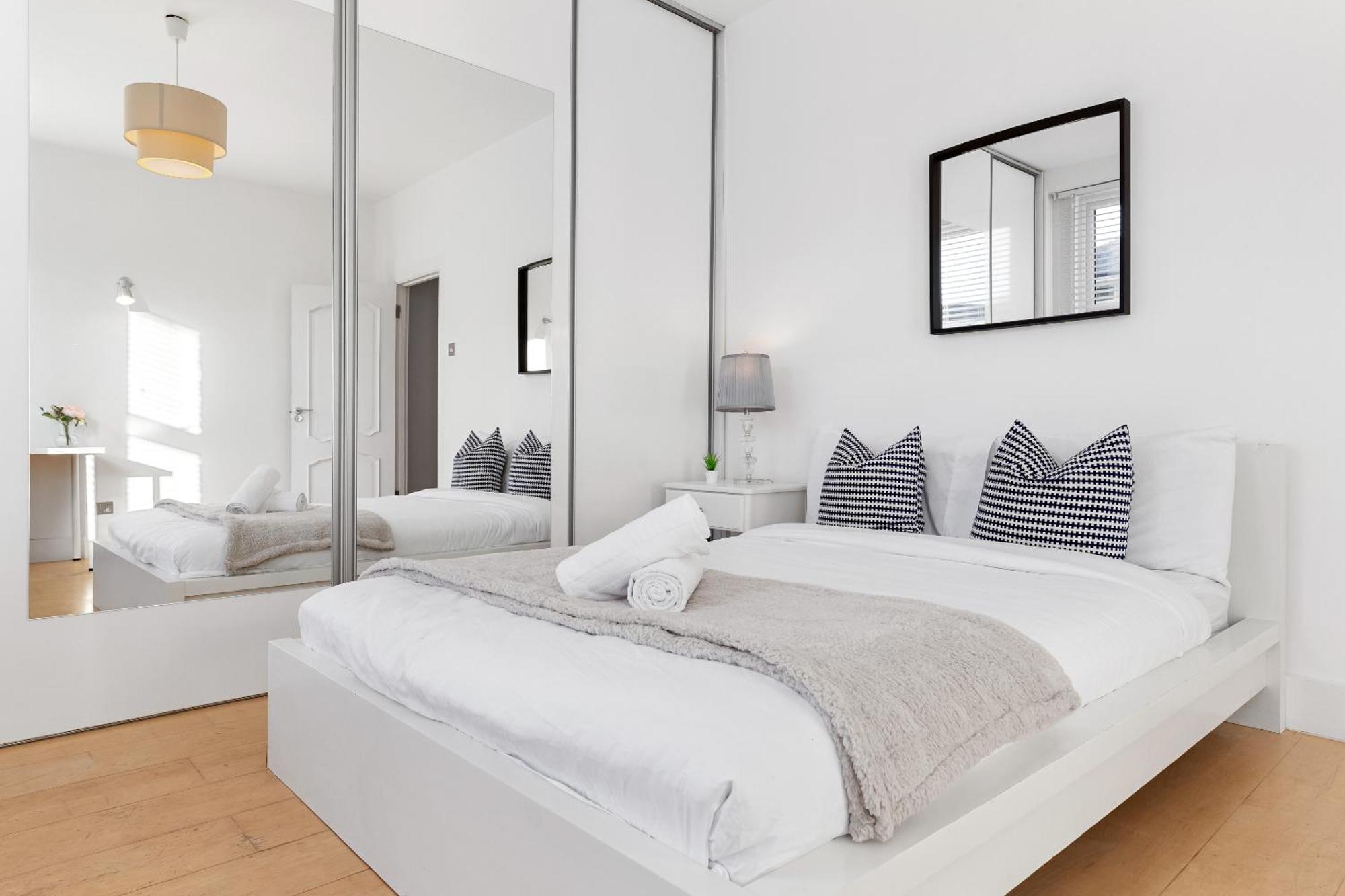 Luxury 4-bedroom Modern Flat In Steps From Station, Sleeps 9 In Style! Appartement Londres