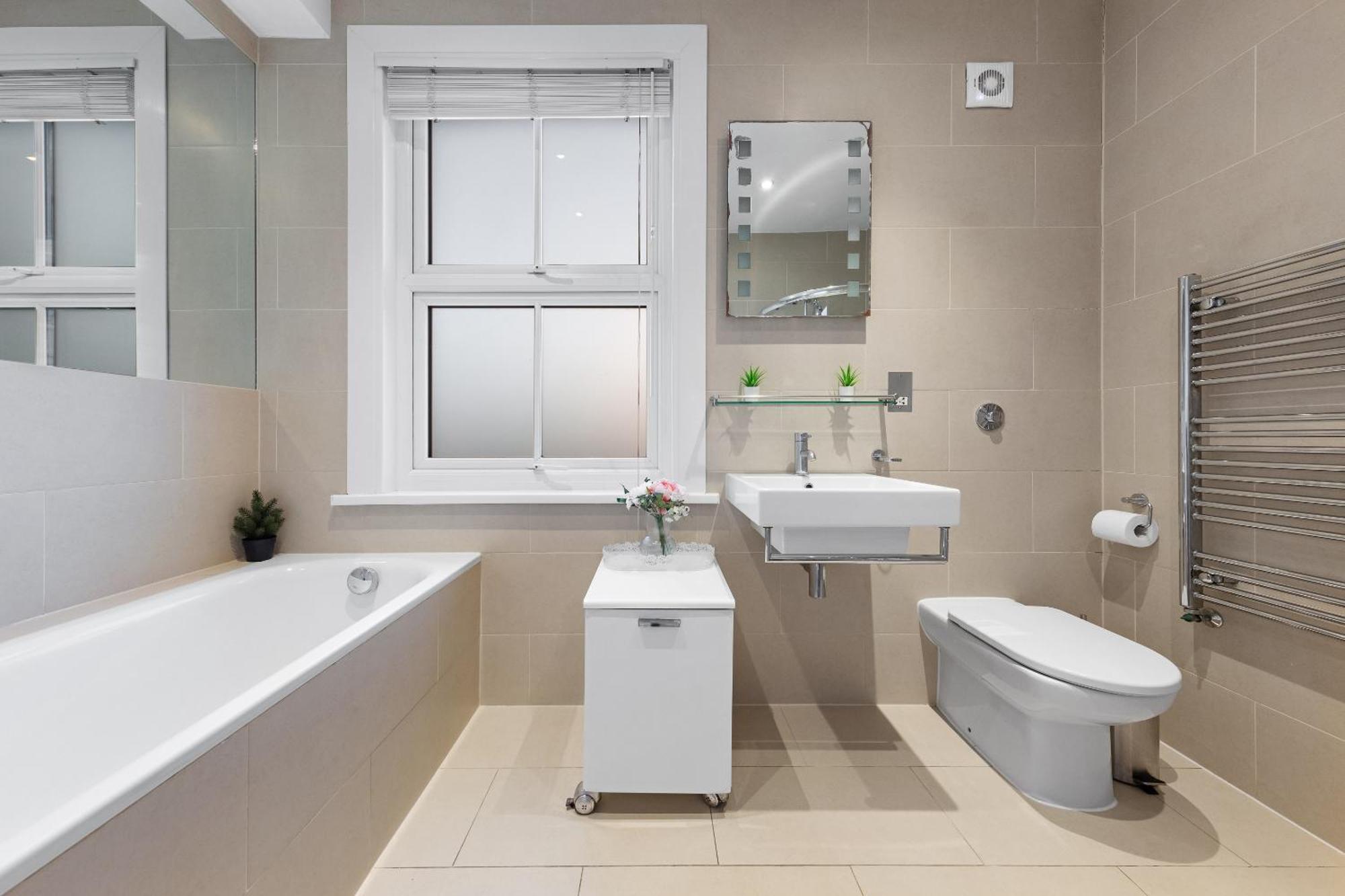 Appartement Luxury 4-bedroom Modern Flat In Steps From Station, Sleeps 9 In Style! *